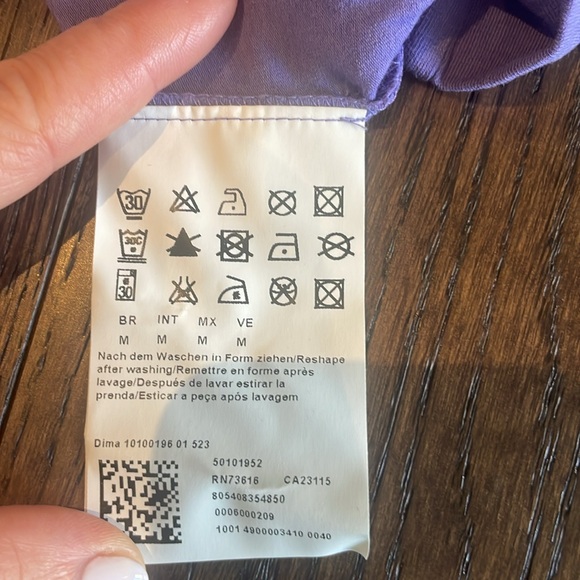 Hugo Boss v neck t-shirt - Picture 6 of 6